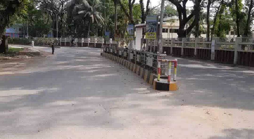 লগডাউনের ১ম দিনে কঠোর ছিল প্রশাসন, মামলা ও জরিমানা লগডাউনের ১ম দিনে কঠোর ছিল প্রশাসন