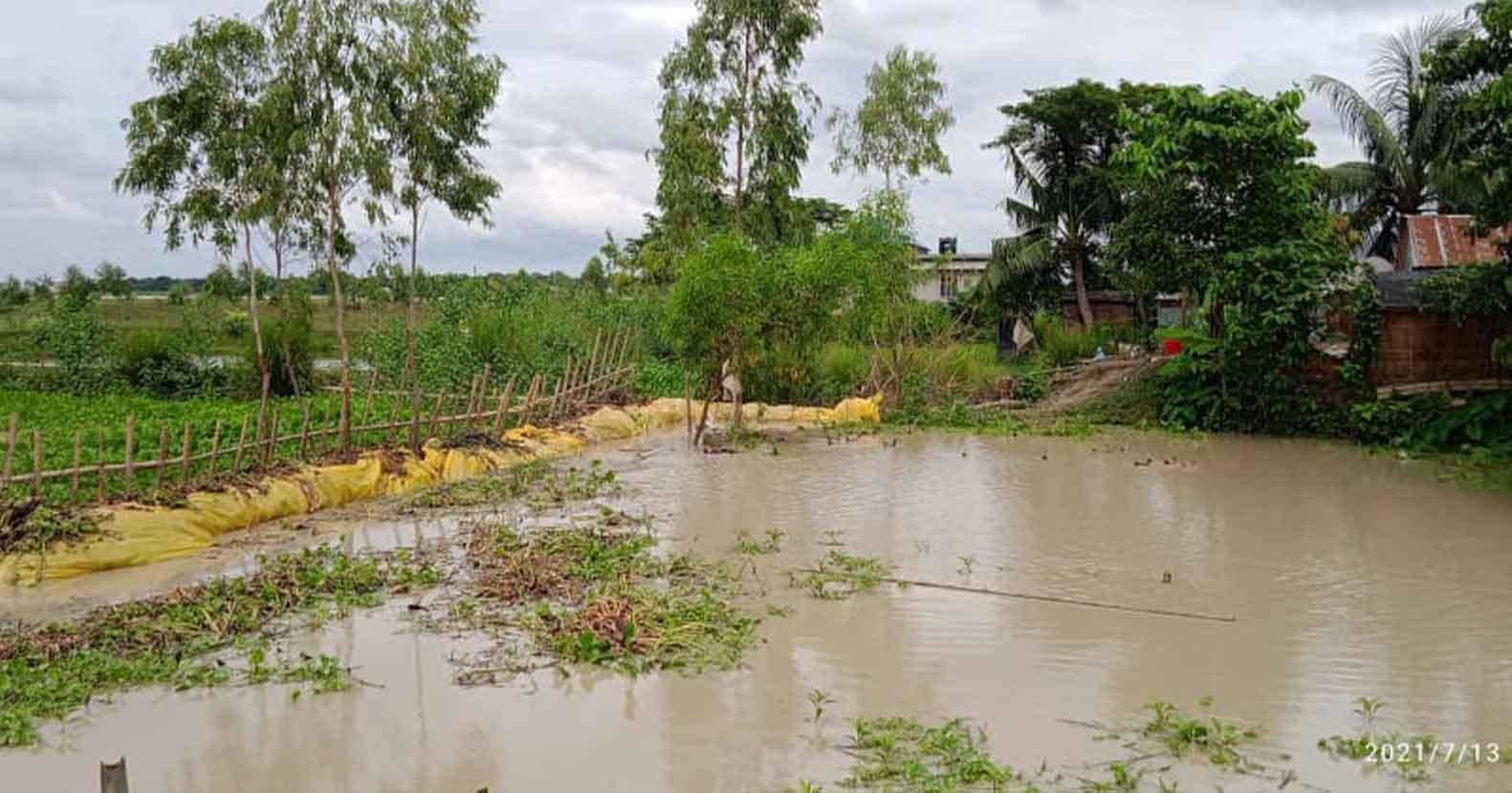 আজমিরীগঞ্জে ড্রেজার মেশিন দিয়ে অবৈধ ভাবে বালু উত্তোলন আজমিরীগঞ্জে ড্রেজার মেশিন দিয়ে অবৈধ ভাবে বালু উত্তোলন