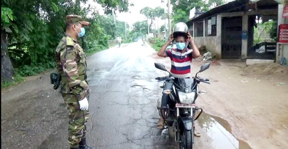 সদর উপজেলায় কঠোর লগডাউনের ২য় দিনে প্রশাসনের অভিযান সদর উপজেলায় কঠোর লগডাউনের ২য় দিনে প্রশাসনের অভিযান