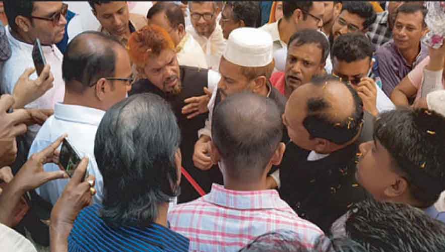 এমপি মিলাদ গাজী’র সাথে আ’লীগ নেতার হাতাহাতি ॥