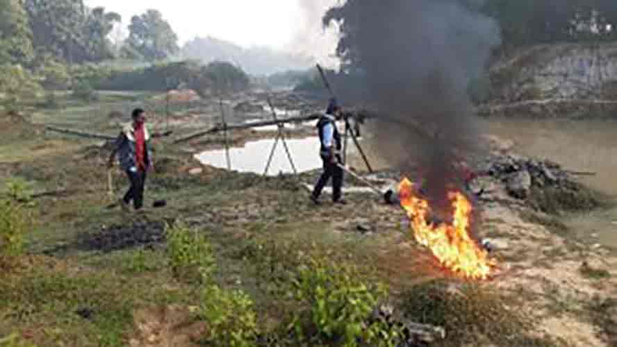 চুনারুঘাট ড্রেজার মেশিন ধ্বংস ও কারাদন্ড প্রদান