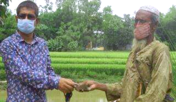 ভিক্ষা করে জমানো টাকা করোনা তহবিলে