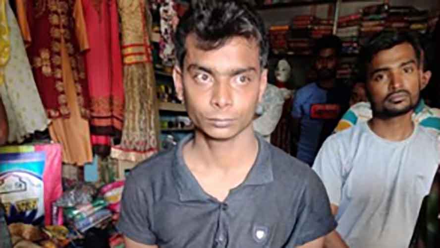 বাহুবলে ভুয়া ডিবি পুলিশ পরিচয়ে প্রতারণা, গণধোলাই দিয়ে থানায় সোপর্দ