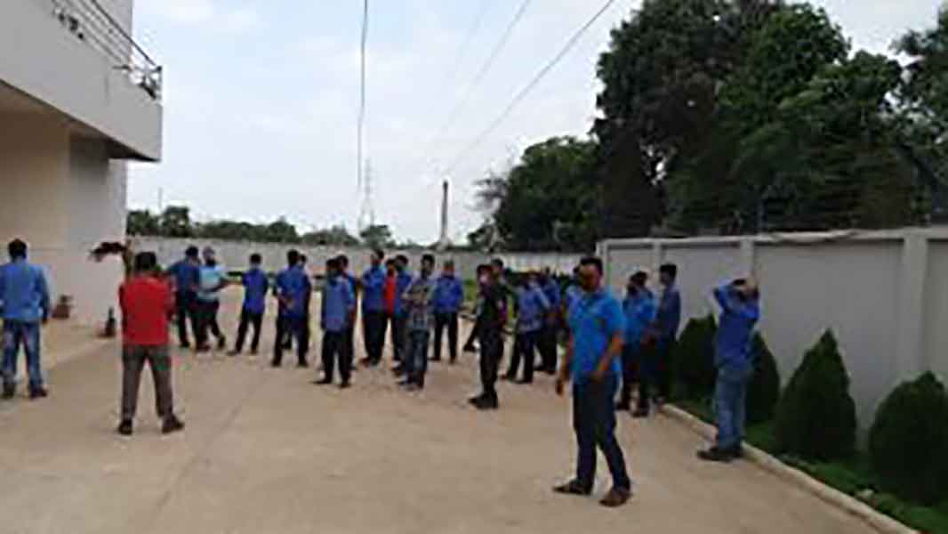 বাহুবলের লাঞ্চের বদলে ইফতার চাওয়ায় শ্রমিকের উপর হামলা