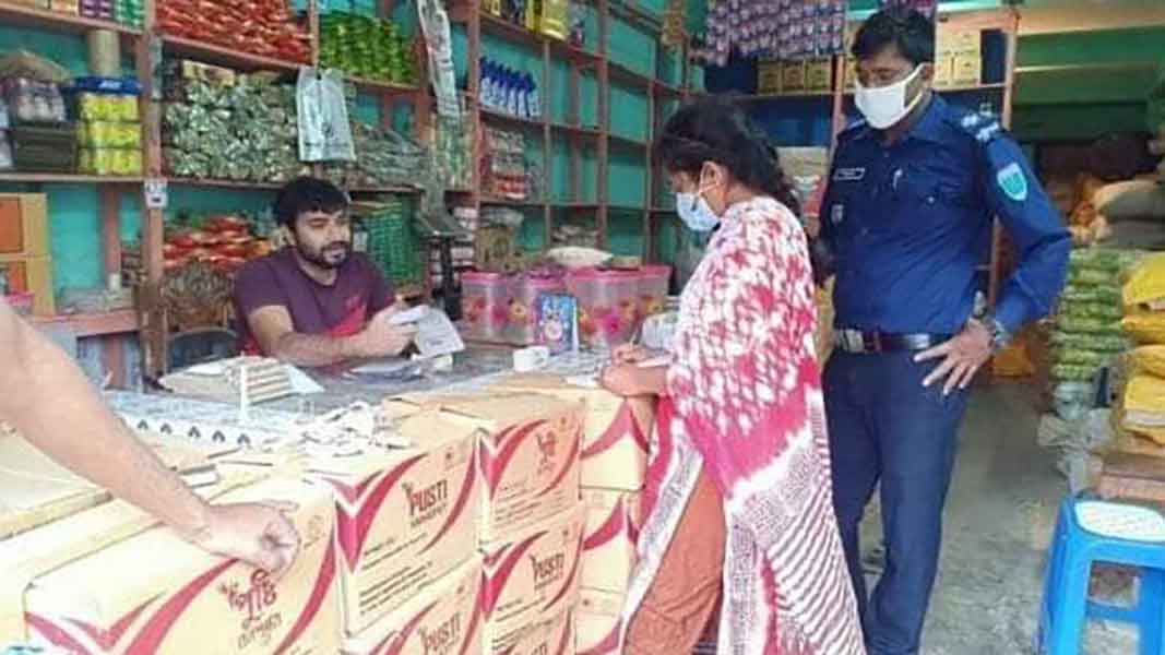মাধবপুরে-সরকারি-নির্দেশনা-অমান্য-করায়-জরিমানা মাধবপুরে সরকারি নির্দেশনা অমান্য করায় জরিমানা