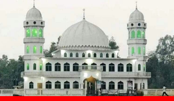 নবীগঞ্জে দৃষ্টিনন্দিত একটি মসজিদ পাল্টে দিলো গুমগুমিয়া গ্রামের পুরো চিত্র !