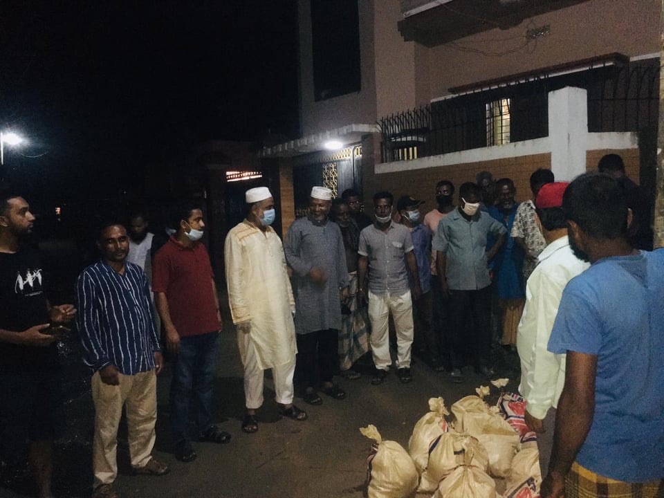 রাতের আঁধারে প্রতিনিয়ত হেঁটে বেড়াচ্ছেন জি কে গউছ।