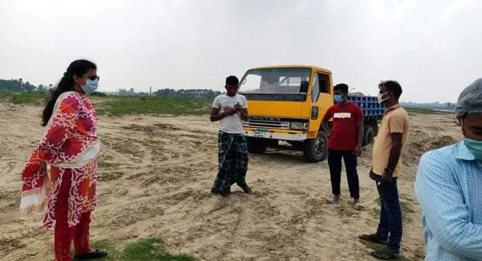 FB_IMG_1589290630669 নবীগঞ্জে অবৈধ বালু উত্তোলনের সময় ১ জন আটক