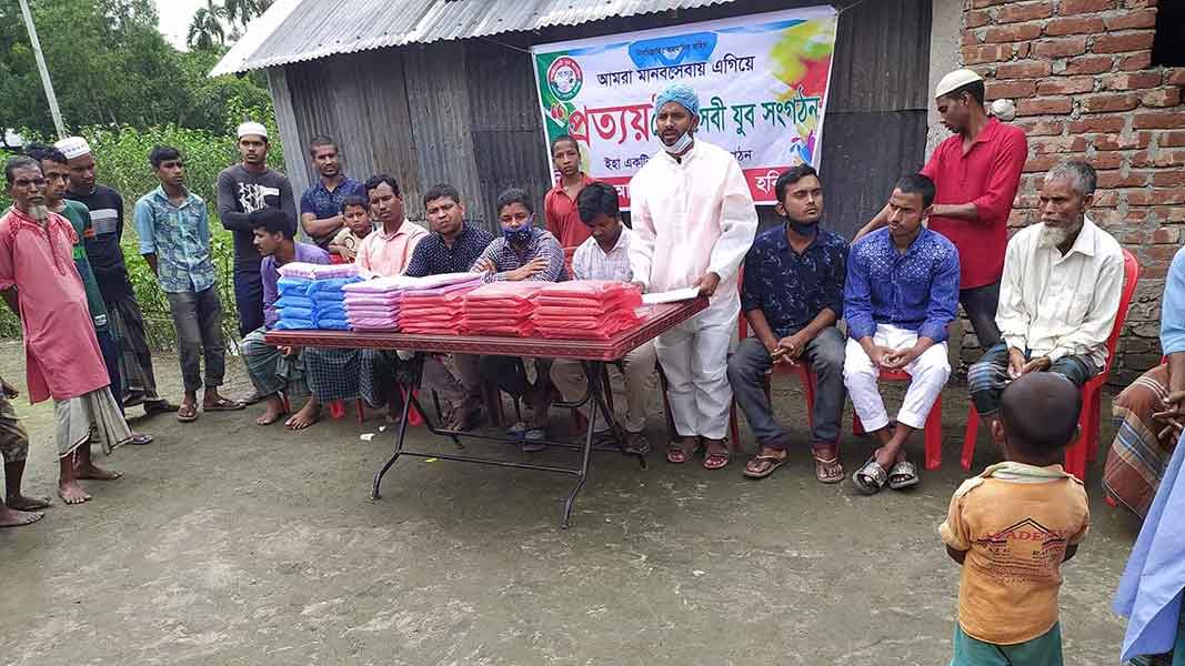 মাধবপুরে প্রত্যয় স্বেচ্ছাসেবী যুব সংগঠনের উদ্যােগে ঈদ বস্ত্র বিতরণ
