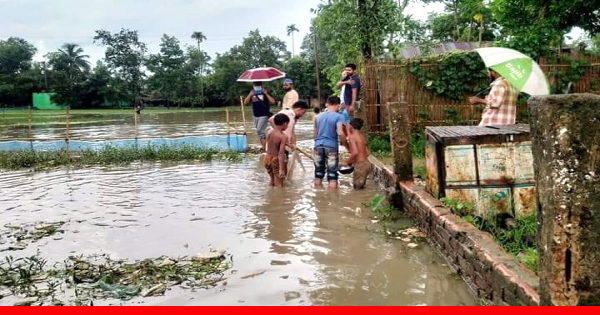 শায়েস্তাগঞ্জের নুরপুর ইউনিয়নের চাঁনপুর গ্রামবাসী পানিবন্দী অবস্থায় দিন কাটাচ্ছে