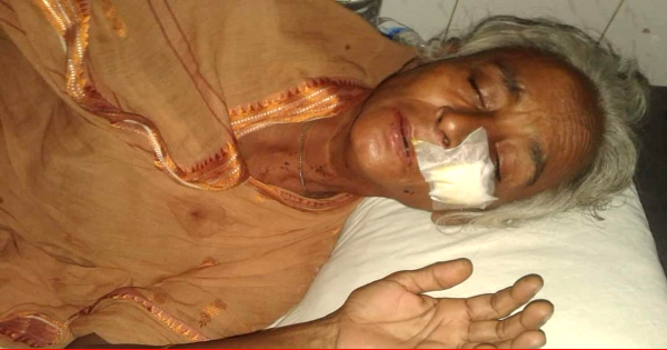 ছেলে ও বউয়ের হামলায় মা হাসপাতালে