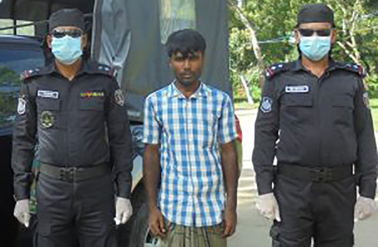 বাহুবলে ডাকাতি মামলার আসামী গ্রেফতার