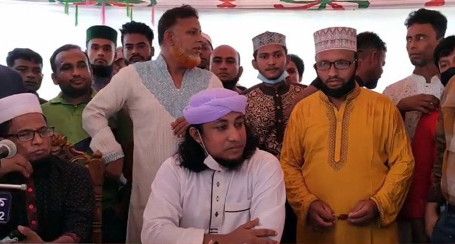 অনুমতি না থাকায় মুফতি তাহেরীর সভা বন্ধ করল পুলিশ