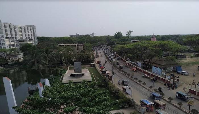 হবিগঞ্জে টানা বৃষ্টিতে বিপাকে নিম্ন আয়ের মানুষ