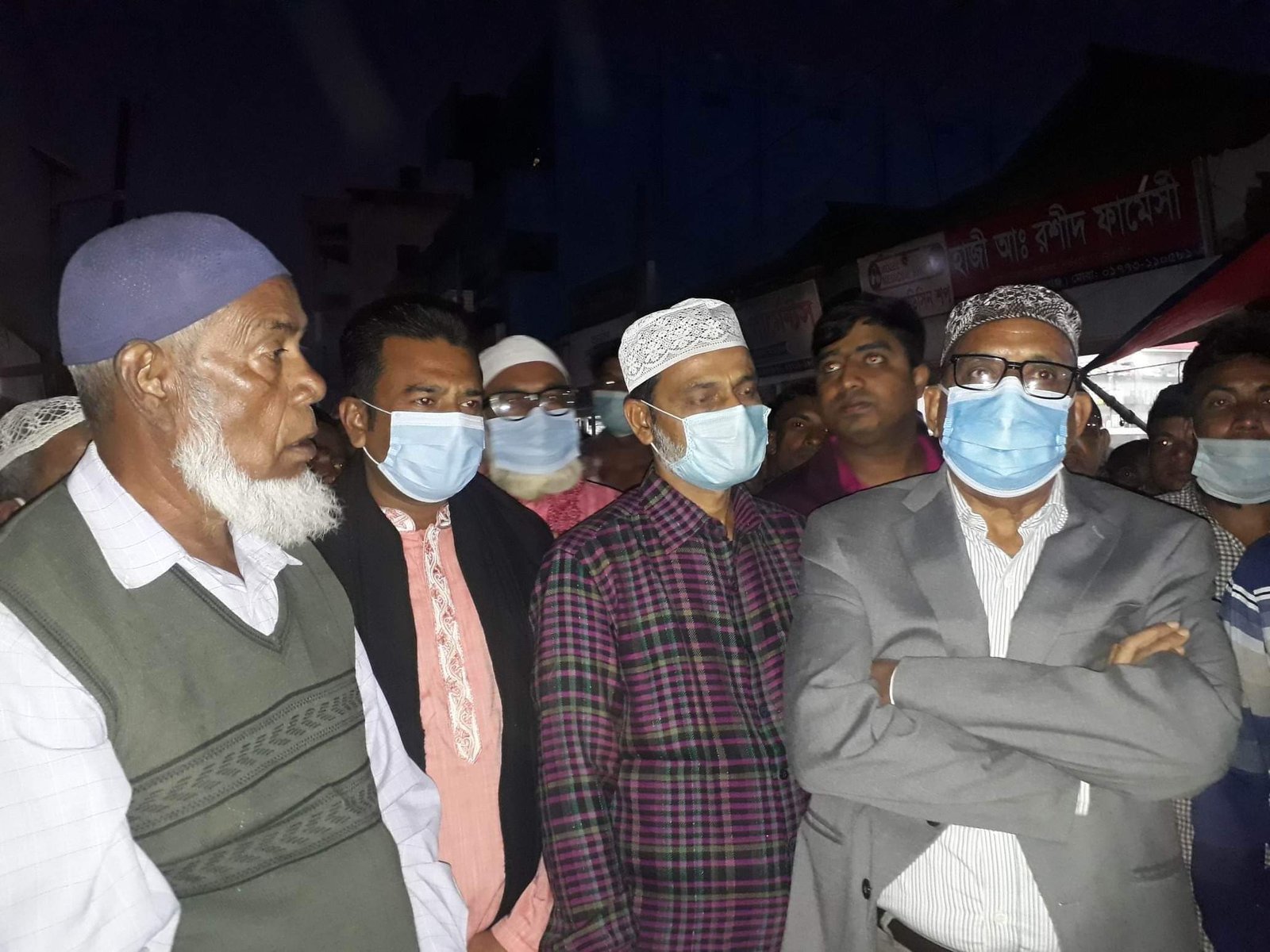 বানিয়াচং বড়বাজারের অগ্নিকান্ডস্থল পরিদর্শন করেছেন এমপি মজিদ খান