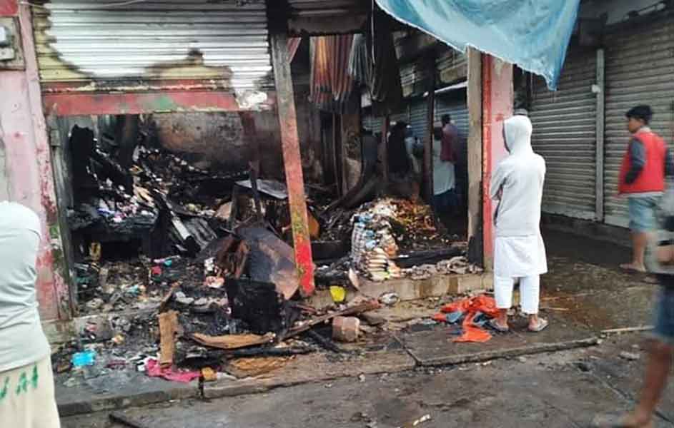 বানিয়াচংয়ে-আগুনে-পুঁড়ে-গেছে-১৪-দোকান বানিয়াচংয়ে আগুনে পুঁড়ে গেছে ১৪ দোকান