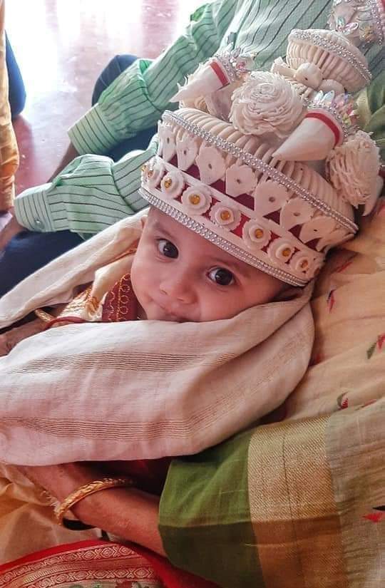 বিশ্বে প্রথম কলাগাছ ও আনারস পাতা থেকে তৈরী কাপড়ের উত্তরীয় জড়িয়ে শাশ্বত রায় রাজ এর অন্নপ্রাশন সম্পন্ন