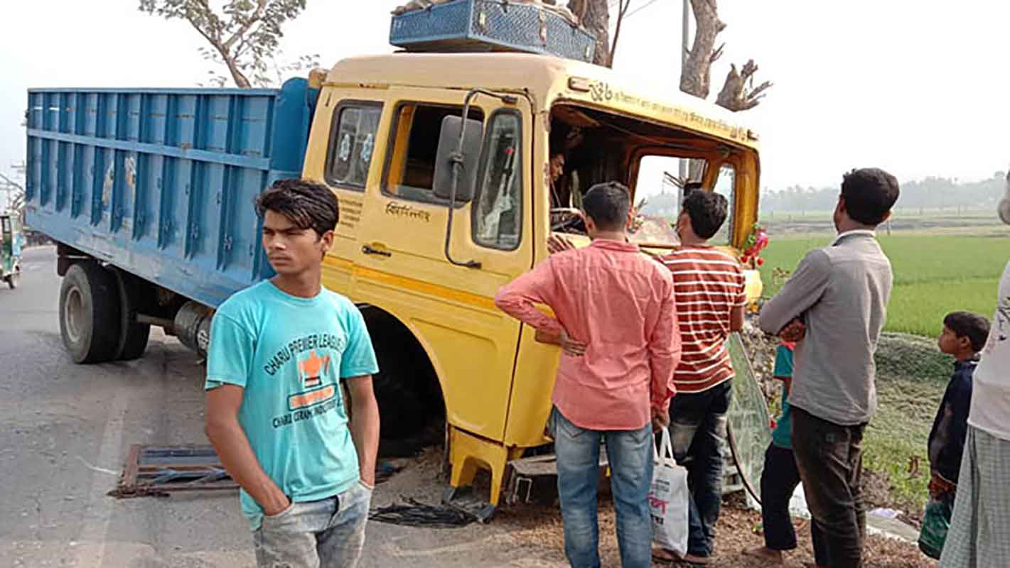 Habiganj-News-মাধবপুরে-দুই-গাড়ির-সংঘর্ষে-নিহত-১ Habiganj News মাধবপুরে দুই গাড়ির সংঘর্ষে নিহত ১