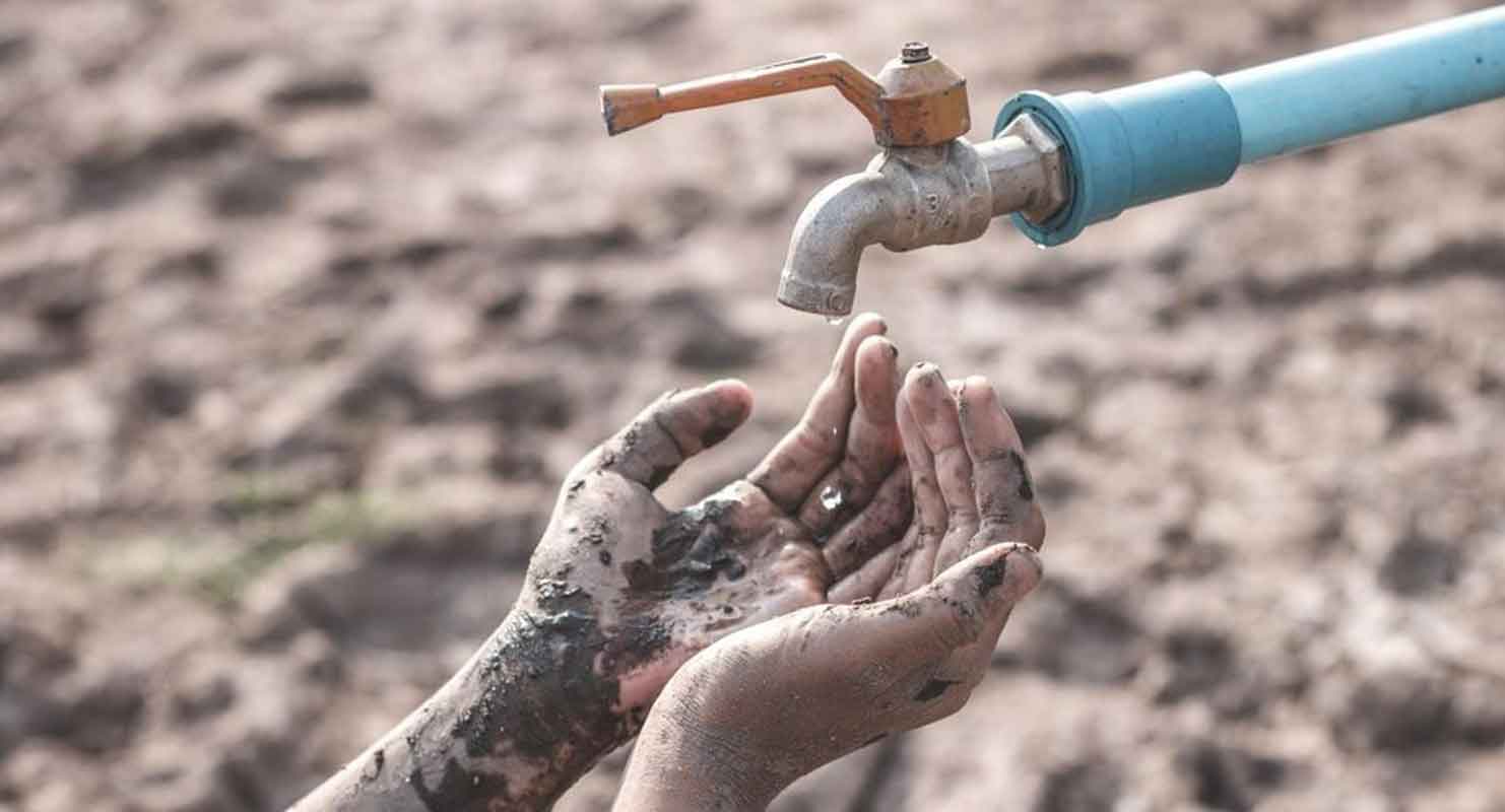 শহরে দেখা দিয়েছে তীব্র পানির সংকট