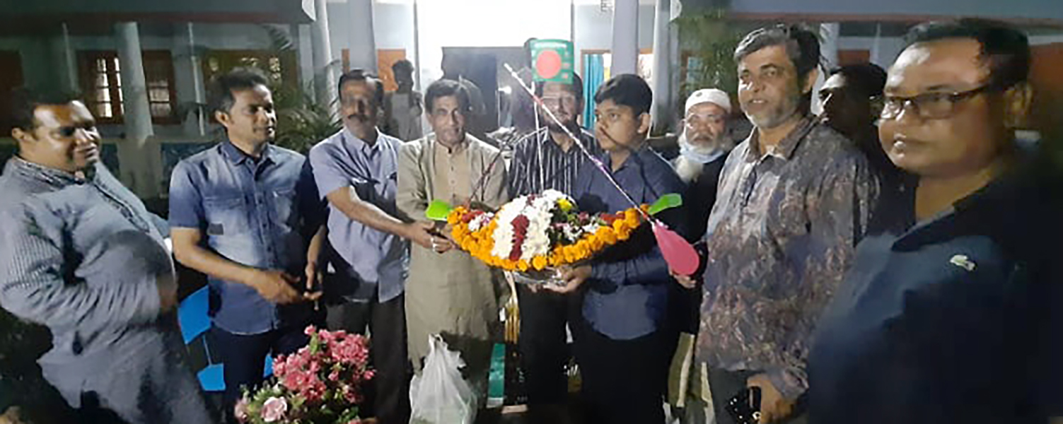 নব নির্বাচিত মেয়র সেলিমকে পিটিআই এলাকাবাসীর সংবর্ধনা