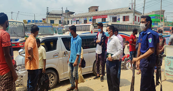 হবিগঞ্জ বাসস্ট্যান্ডে মোবাইল কোর্টের অভিযান, মাইক্রোবাসে করে ঢাকায় যাত্রী নেওয়ার অপরাধে ৪ চালককে অর্থদন্ড