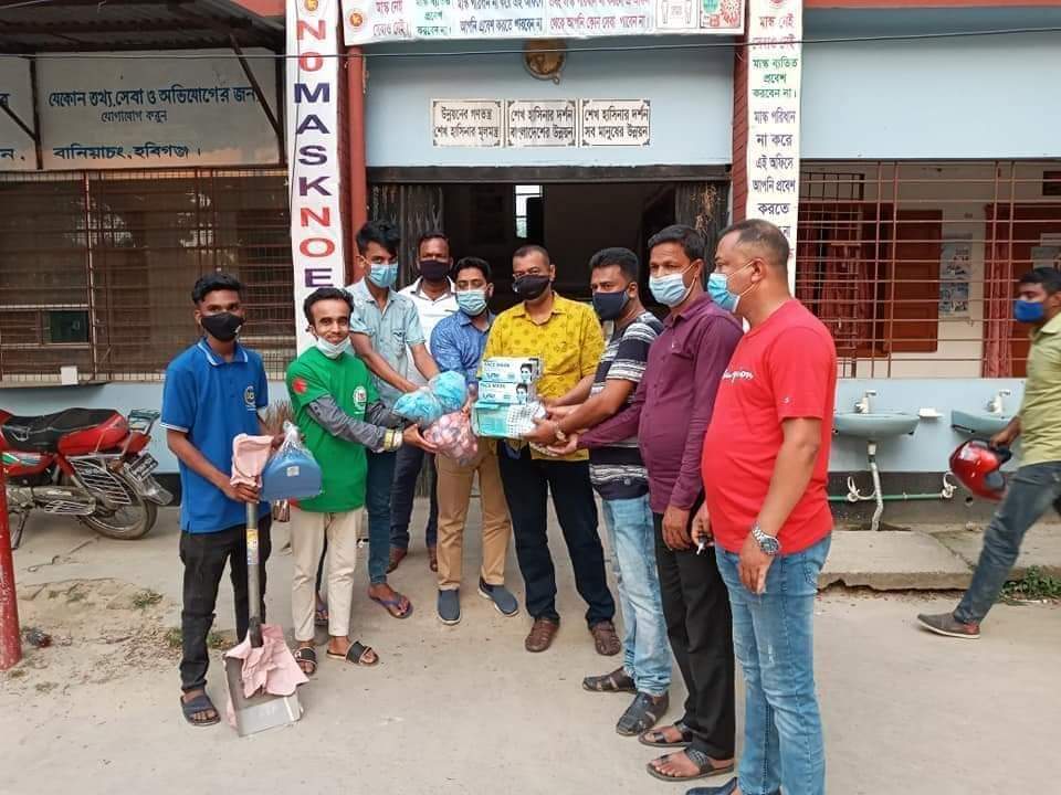 বানিয়াচংয়ে এডিপি‘র অর্থায়নে করোনা বিস্তাররোধে বিভিন্ন সামগ্রী বিতরন