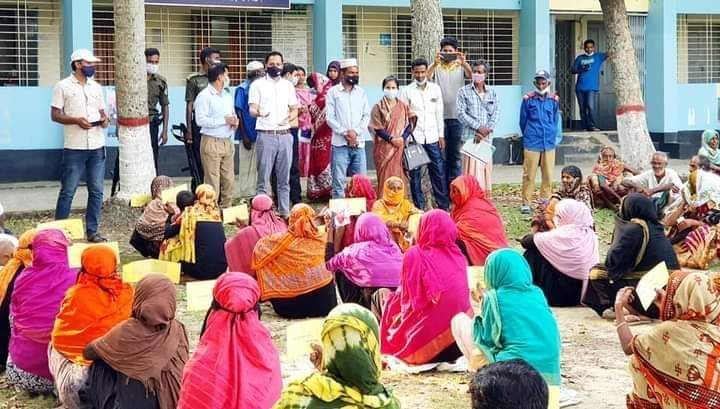 আজমিরীগঞ্জে হতদরিদ্রের মাঝে প্রধানমন্ত্রীর মানবিক সহায়তা প্রদান