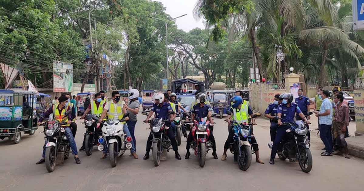 অপরাধীদের বিরুদ্ধে হবিগঞ্জ শহরে পুলিশের মহড়া