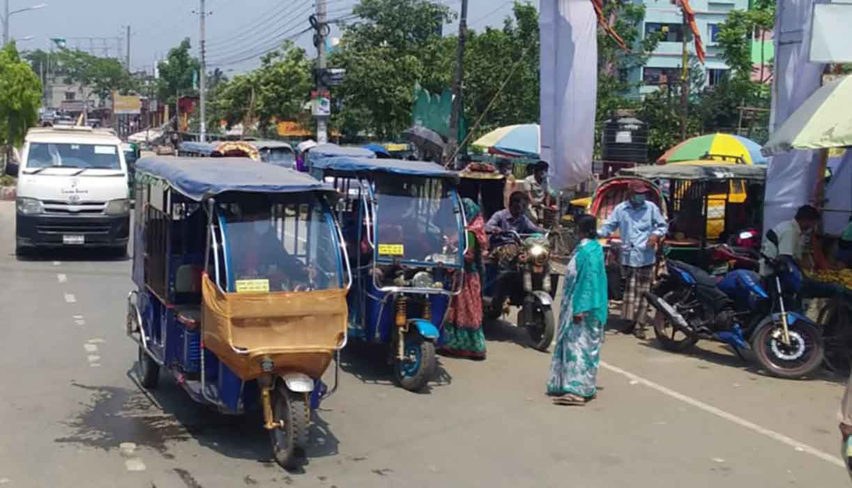 লকডাউনের ২য় দিনে হবিগঞ্জ শহর