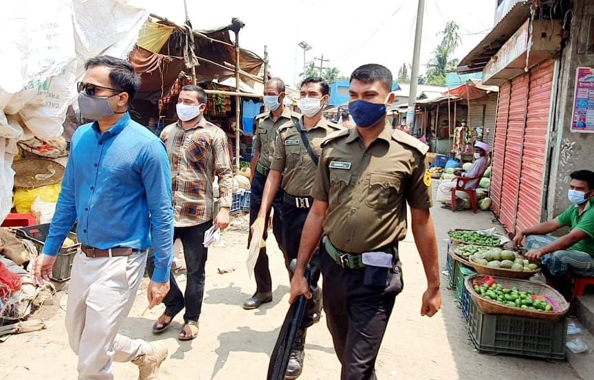 লাকডাউনের ৫ম দিনে ৪০ জনকে জরিমানা