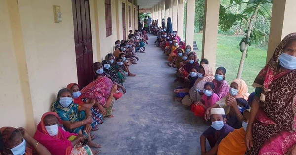 রমজানে ১০ হাজার প্যাকেট ইফতার বিতরণ করে দৃষ্টান্ত স্থাপন করল তাসনুভা শামীম ফাউন্ডেশন