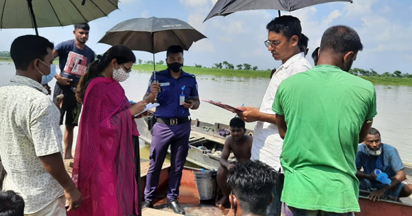 অবৈধভাবে বালু উত্তোলনের দায়ে নবীগঞ্জে ট্রলারসহ আটক ১০