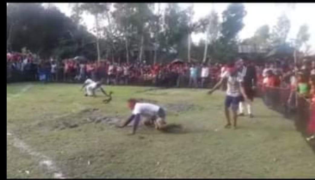 লাখাইয়ে ঈদের দিনে হাঁস ধরা প্রতিযোগিতায় সহস্রাধিক জনতার ঢল, করোনা সংক্রমণের ঝুঁকি
