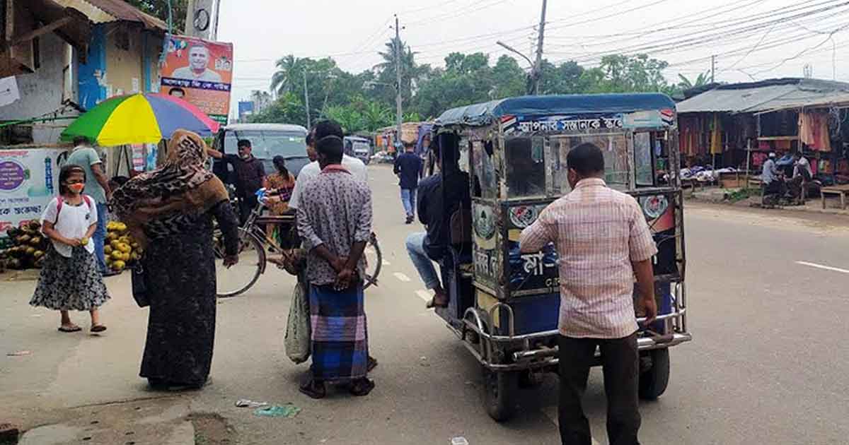 হবিগঞ্জ শহরে যাত্রীদেরকে জিম্মি করেই অতিরিক্ত ভাড়া আদায় করছে টমটম চালকরা