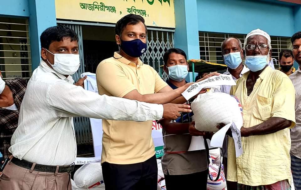 কোভিডে ক্ষতিগ্রস্থ ও দুস্থদের মধ্যে মাননীয় প্রধানমন্ত্রীর মানবিক সহায়তা প্রদান
