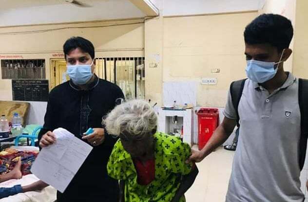 জেলা প্রশাসকের সহায়তায় পরিচয়হীন বৃদ্ধাকে সরকারি আশ্রয়কেন্দ্রে প্রেরণ জেলা প্রশাসকের সহায়তায় পরিচয়হীন বৃদ্ধাকে সরকারি আশ্রয়কেন্দ্রে প্রেরণ