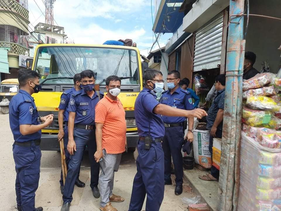 নেতৃত্বে উচ্ছেদ অভিযান সদর থানার অফিসার ইনচার্জ মাসুক আলীর নেতৃত্বে উচ্ছেদ অভিযান