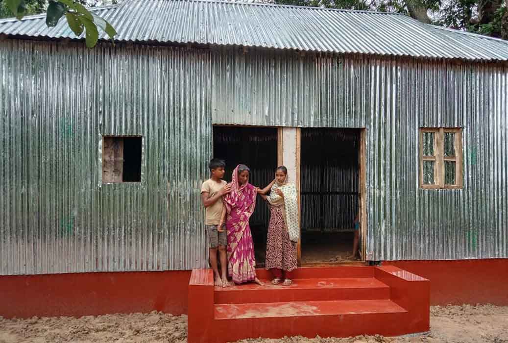 মাধবপুরে প্রবাসিদের সহায়তায় নতুন ঘর পেল প্রতিবন্ধী মাহমুদা