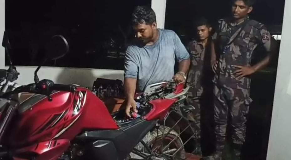 মাধবপুরে ফেনসিডিলসহ মোটরসাইকেল আরোহী আটক