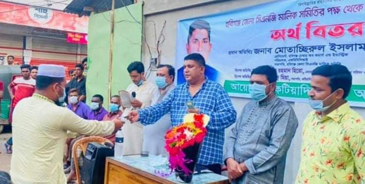 হবিগঞ্জ সিএনজি শ্রমিকদের মাঝে ঈদ বোনাস প্রদান করলেন মোতাচ্ছিরুল ইসলাম