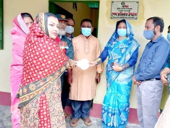 জেলা প্রশাসক ইশরাত জাহান শায়েস্তাগঞ্জের বিভিন্ন কার্যক্রম পরিদর্শন