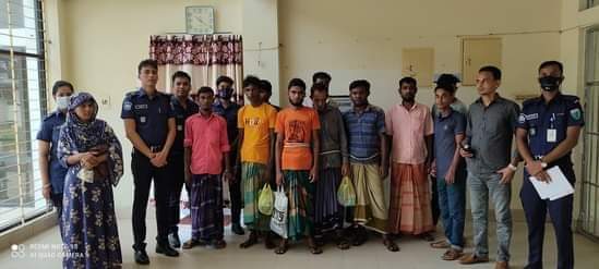 বাহুবলে নারী সহ ওয়ারেন্ট ভুক্ত ১২ জন আসামী গ্রেফতার