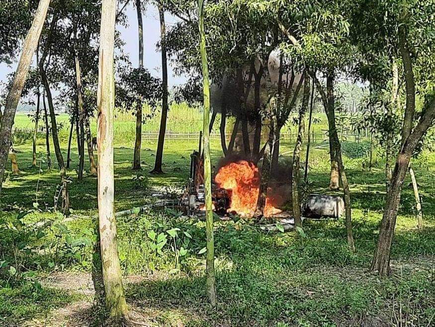 মাধবপুরে অবৈধ ড্রেজার মেশিন ও পাইপ ধ্বংস করেছে উপজেলা প্রশাসন