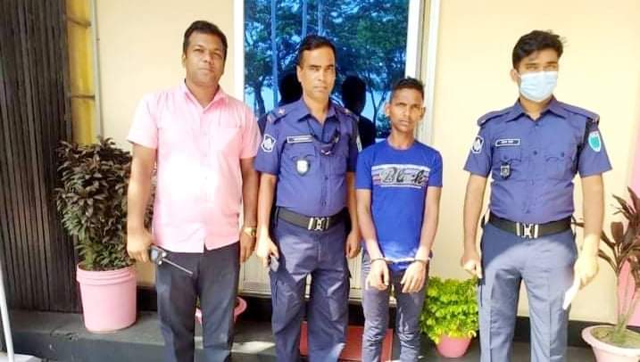 শায়েস্তাগঞ্জে ইয়াবাসহ আটক ১ শায়েস্তাগঞ্জে ইয়াবাসহ আটক ১