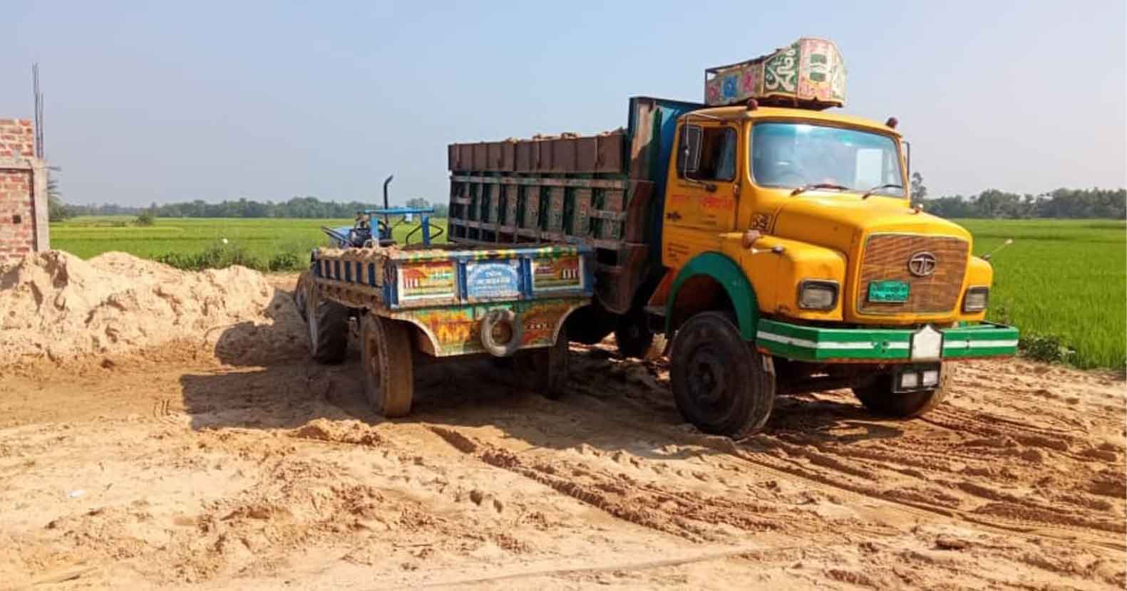 চুনারুঘাটে-অবৈধভাবে-বালু-উত্তোলনে-মোবাইল-কোর্টের-অভিযান চুনারুঘাটে অবৈধভাবে বালু উত্তোলনে মোবাইল কোর্টের অভিযান