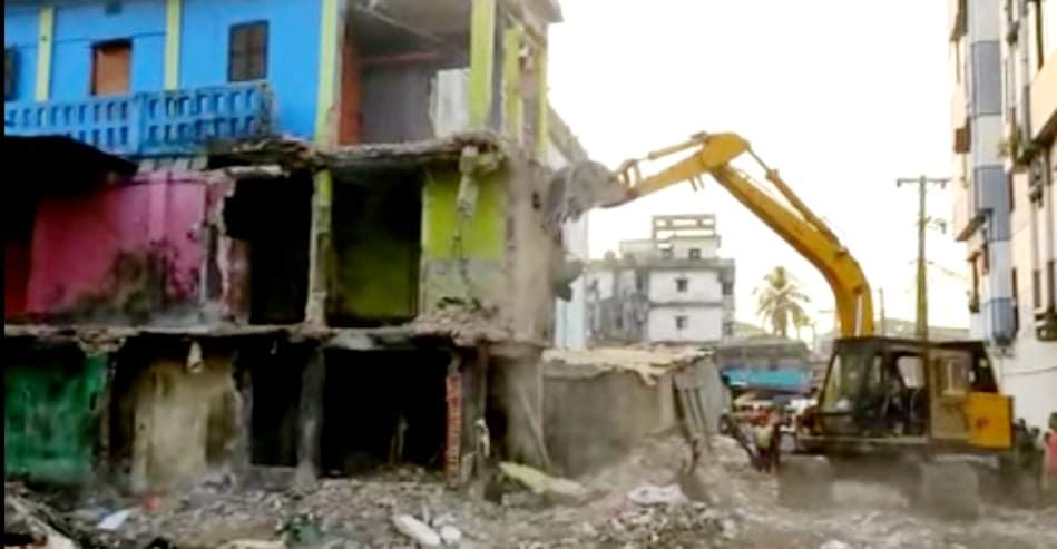 মাধবপুরে দৃষ্টি নন্দন পার্ক নির্মাণে অবৈধ স্থাপনা উচ্ছেদ