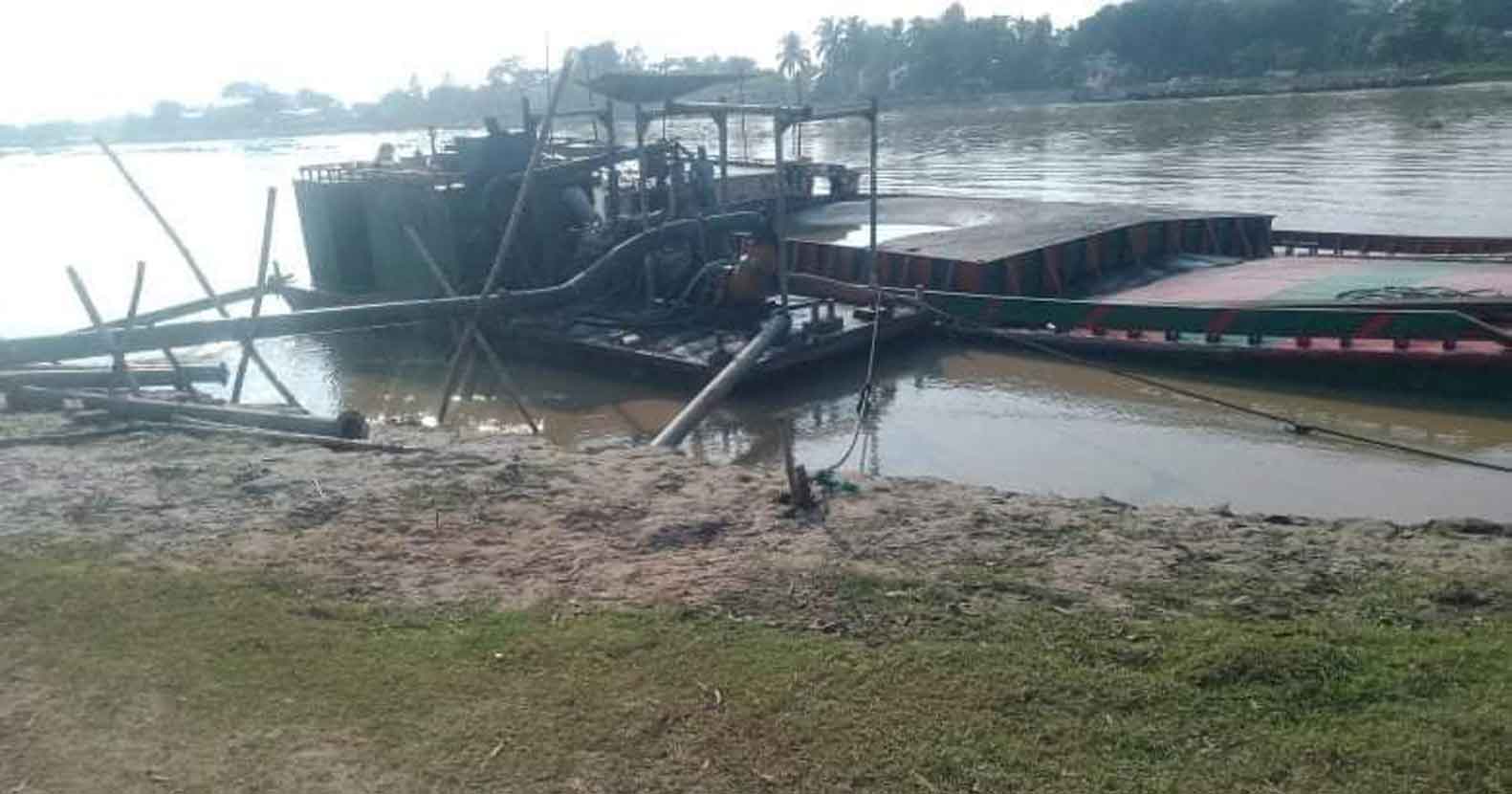 কুশিয়ারা-ও-কালনী-নদী-থেকে-অবৈধভাবে-বালু-উত্তোলন-৫ কুশিয়ারা ও কালনী নদী থেকে অবৈধভাবে বালু উত্তোলন