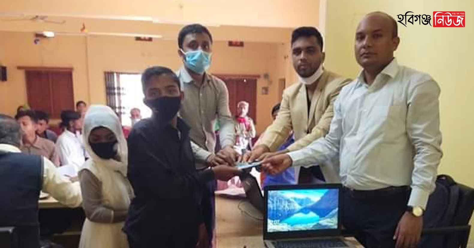 মাধবপুরে প্রতিবন্ধী শিক্ষার্থীদের মাঝে অনুদান বিতরণ মাধবপুরে প্রতিবন্ধী শিক্ষার্থীদের মাঝে অনুদান বিতরণ