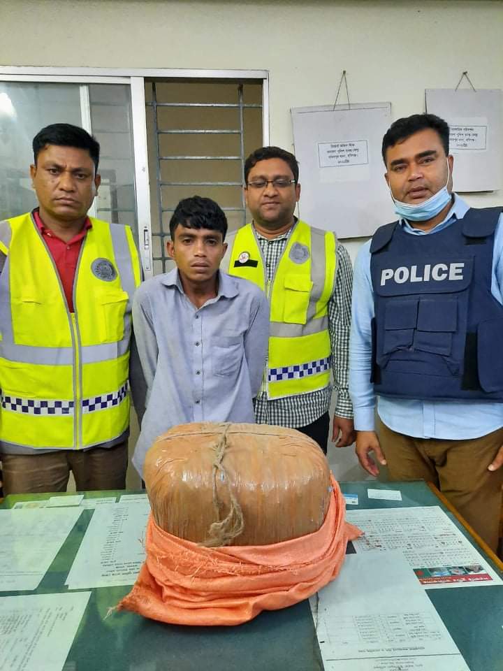 মাধবপুরে ভারতীয় নিষিদ্ধ অবৈধ মাদক উদ্ধার