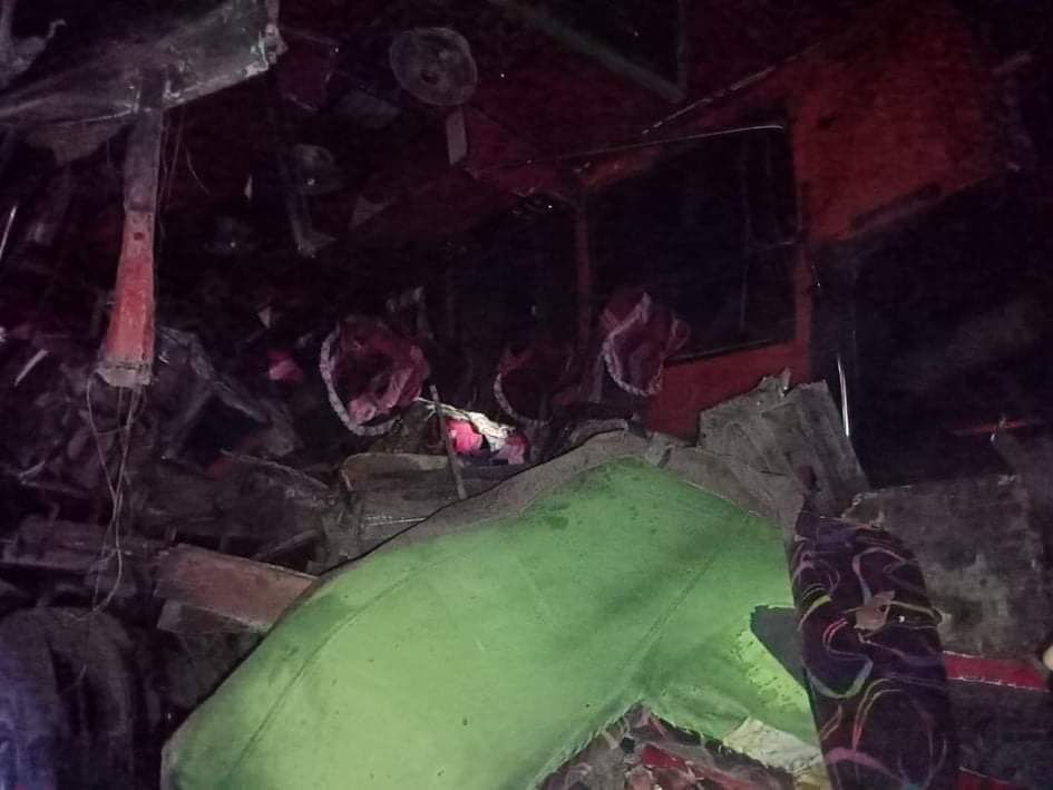 শায়েস্তাগঞ্জে দুই বাস ও ট্রাকের সংঘর্ষে নিহত ৪